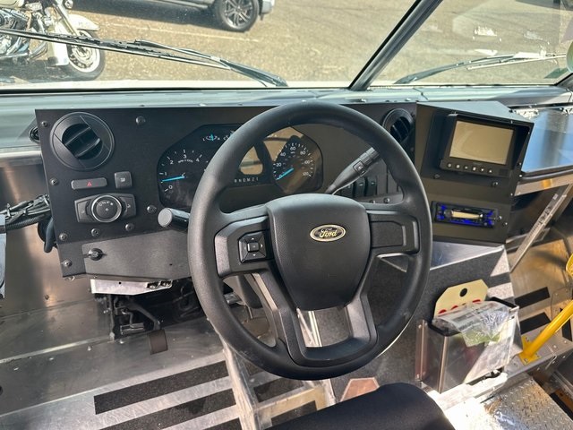 Vehicle image 7 of 9