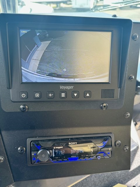 Vehicle image 8 of 9