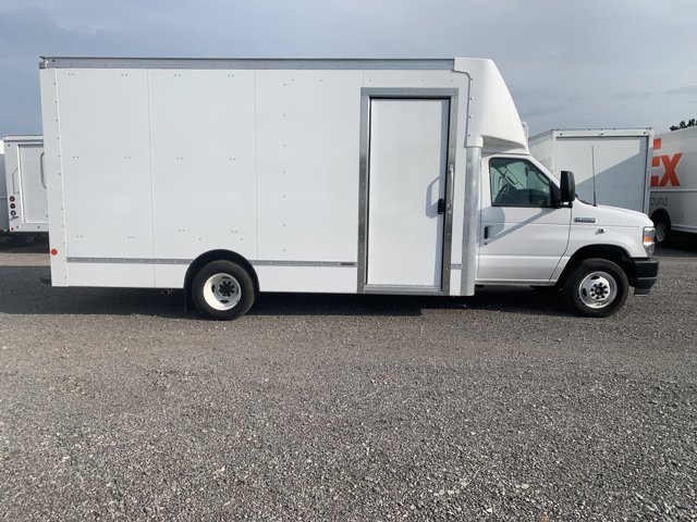 Vehicle image 2 of 4