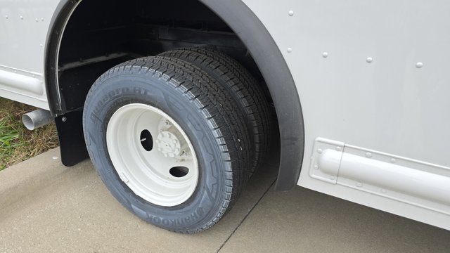 Vehicle image 5 of 12