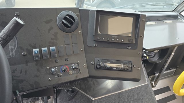 Vehicle image 9 of 12