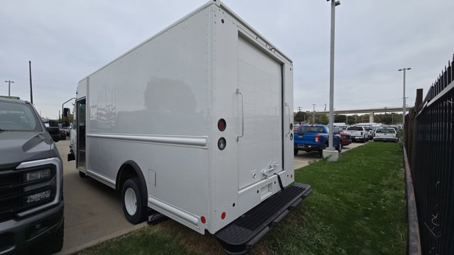 Vehicle image 4 of 12
