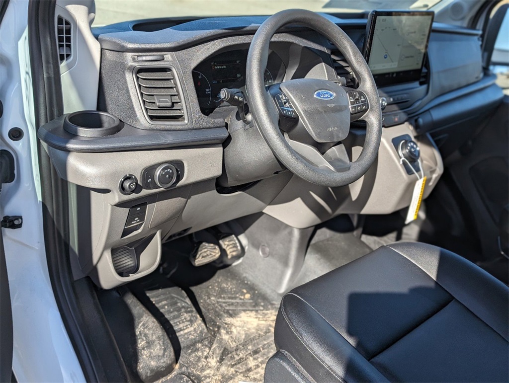 Vehicle image 15 of 32