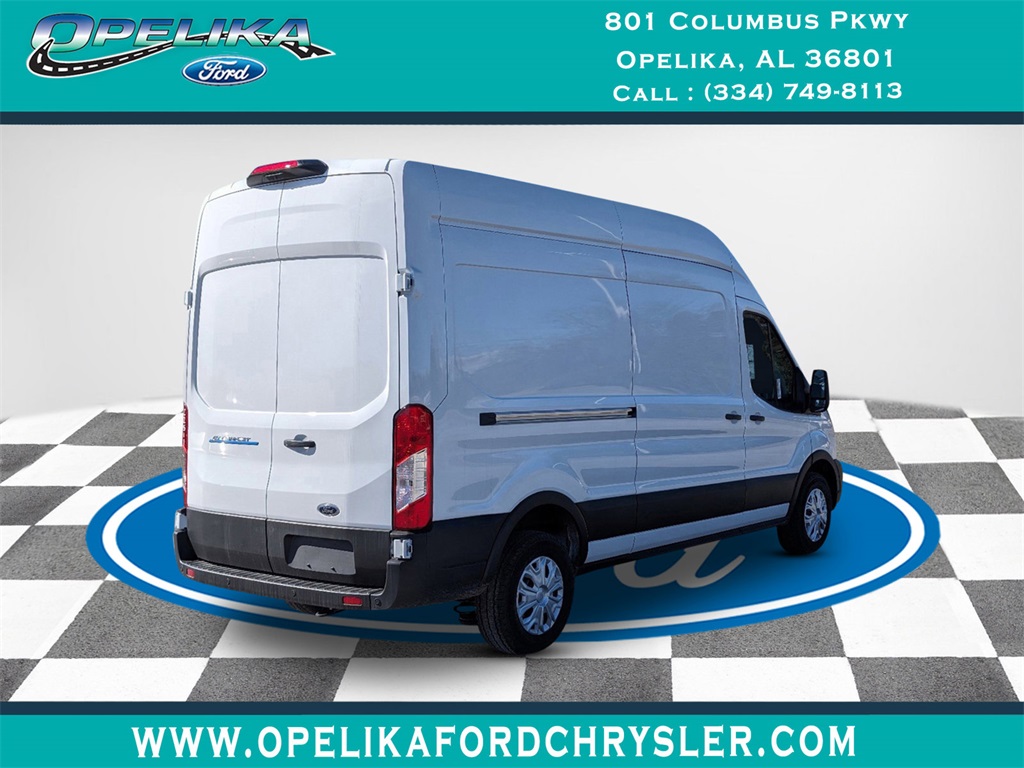 Vehicle image 5 of 32