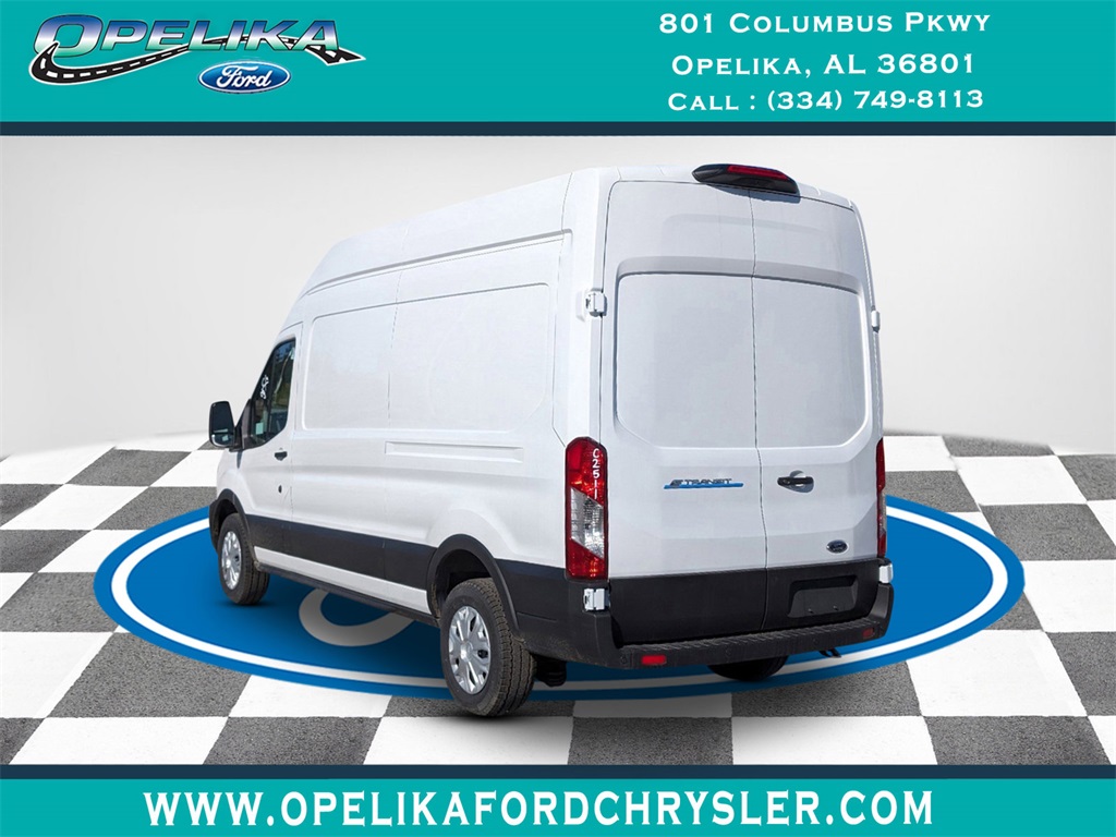 Vehicle image 7 of 32