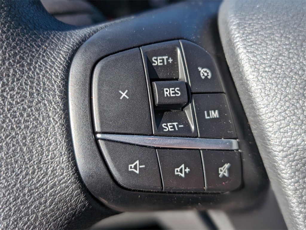 Vehicle image 20 of 32