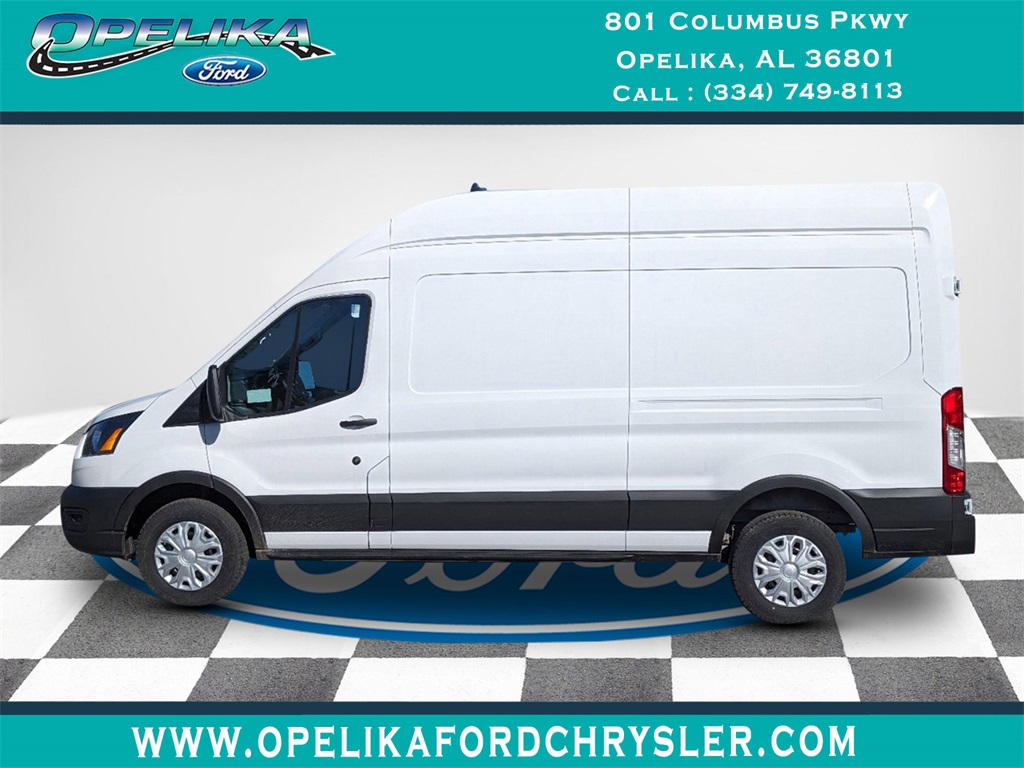 Vehicle image 8 of 32