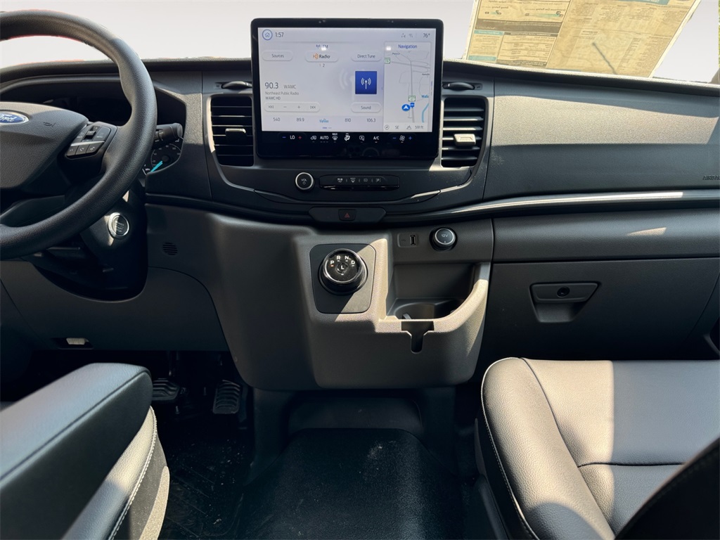 Vehicle image 11 of 24