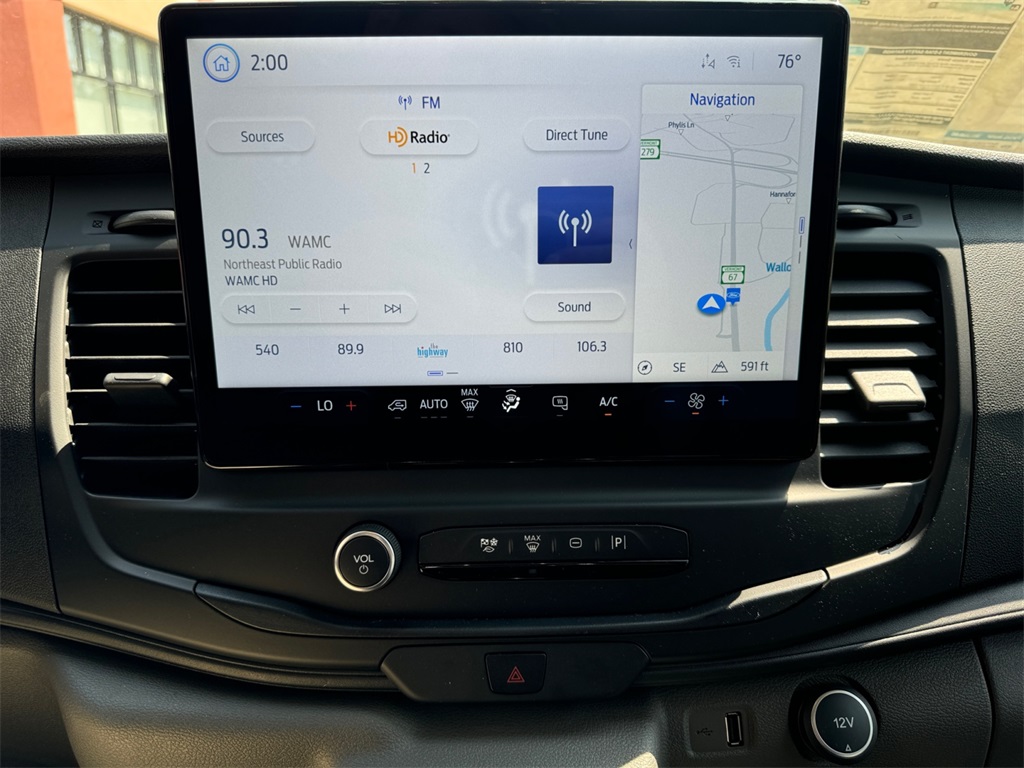 Vehicle image 17 of 24