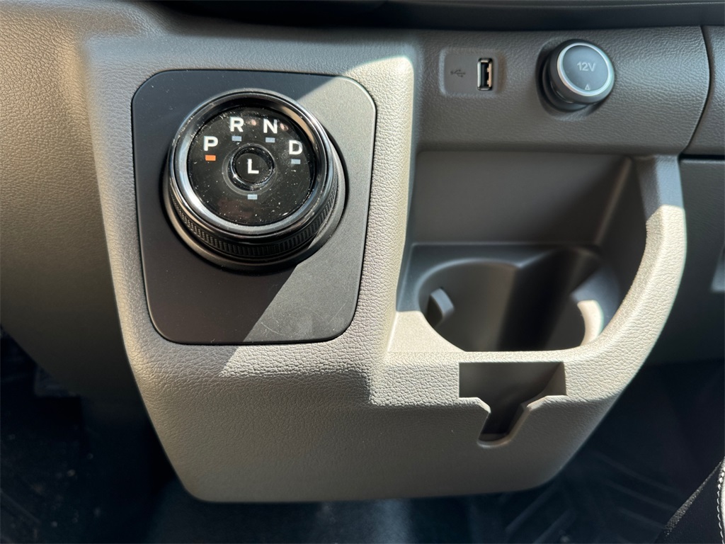 Vehicle image 18 of 24