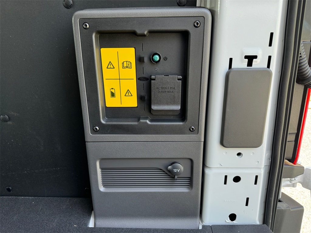 Vehicle image 23 of 24