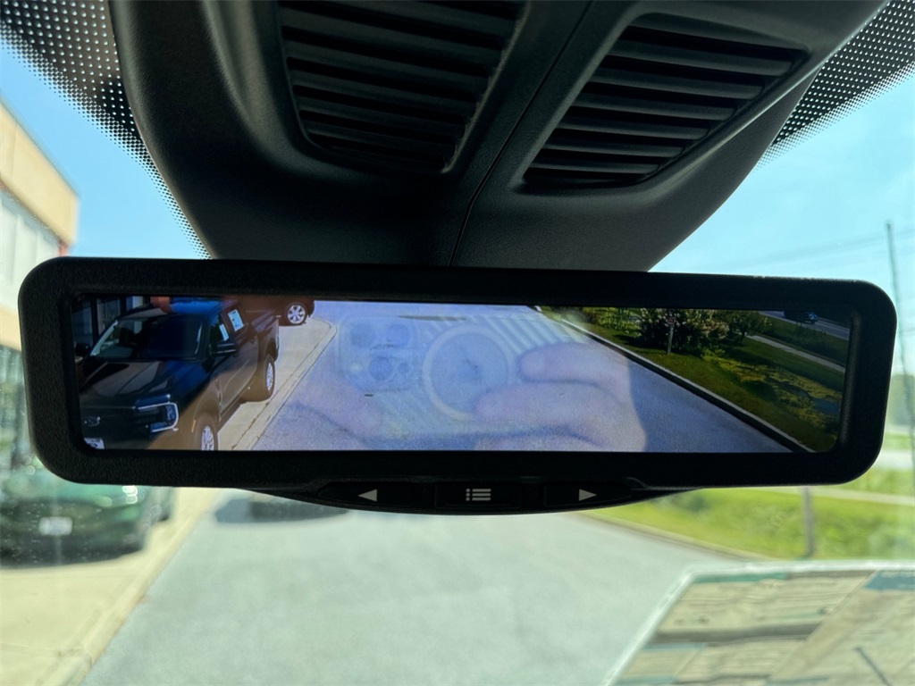 Vehicle image 20 of 24