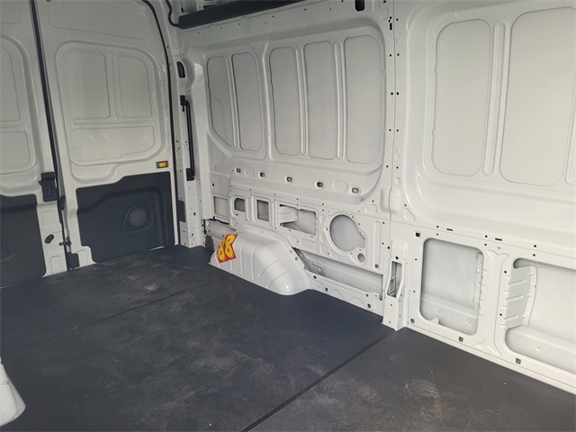 Vehicle image 3 of 6