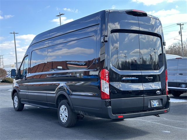 Vehicle image 8 of 39