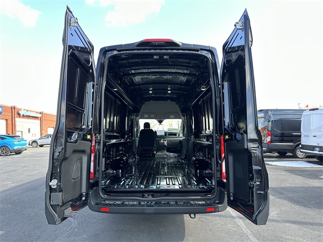 Vehicle image 38 of 39