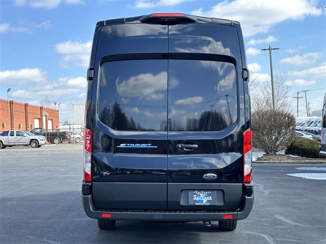 Vehicle image 10 of 39