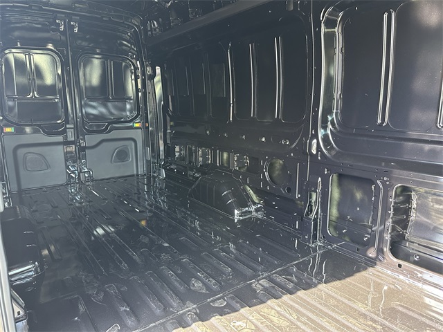 Vehicle image 14 of 39