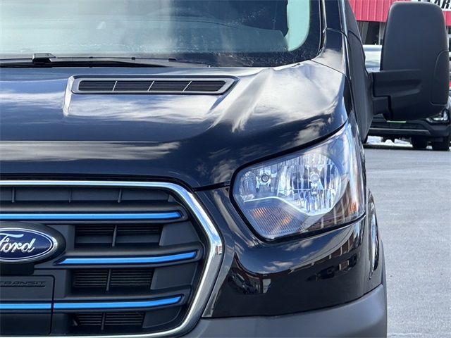 Vehicle image 3 of 39
