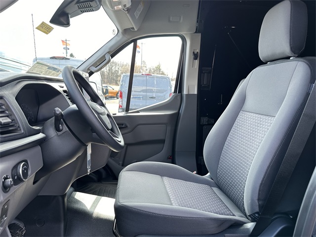 Vehicle image 13 of 39
