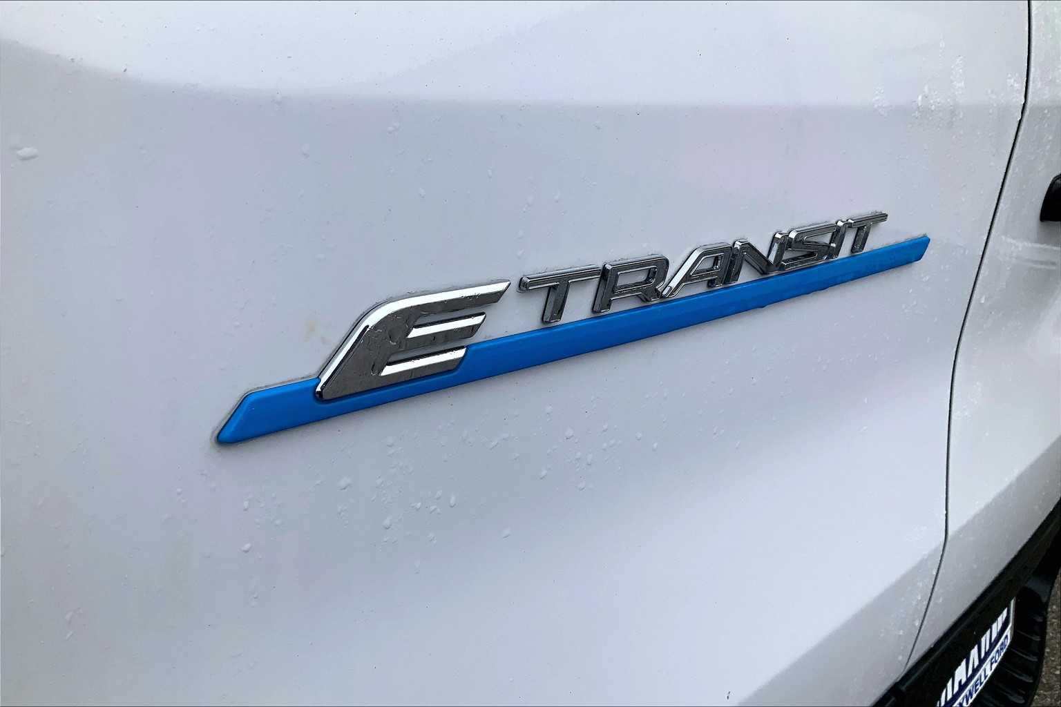 Vehicle image 13 of 20