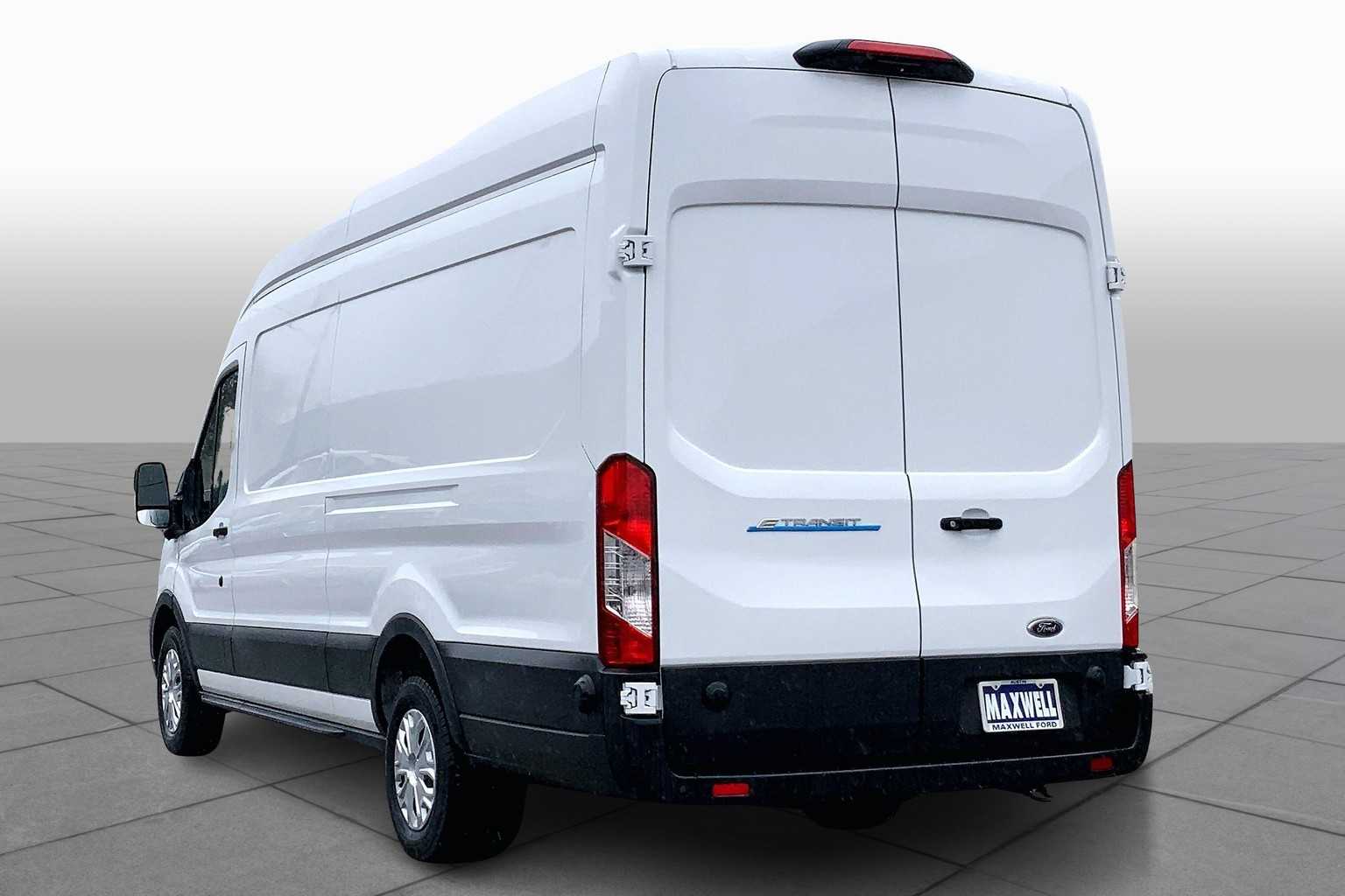 Vehicle image 12 of 20