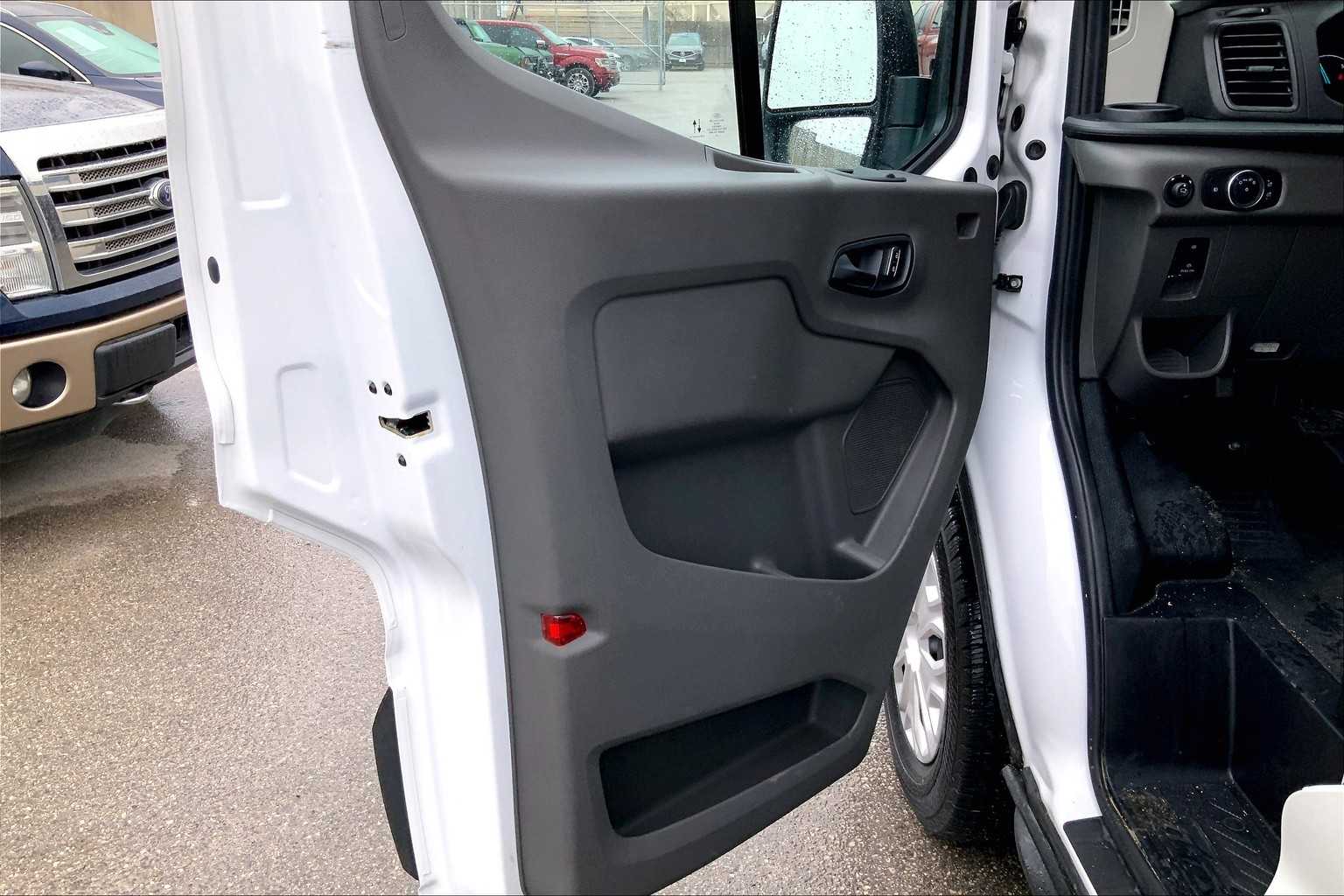 Vehicle image 11 of 20