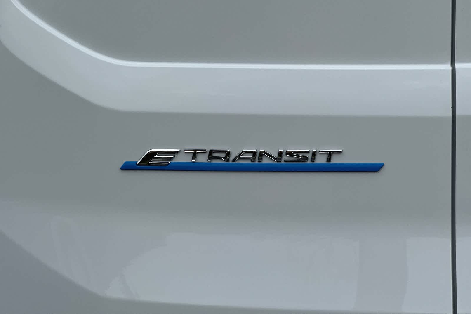 Vehicle image 26 of 27