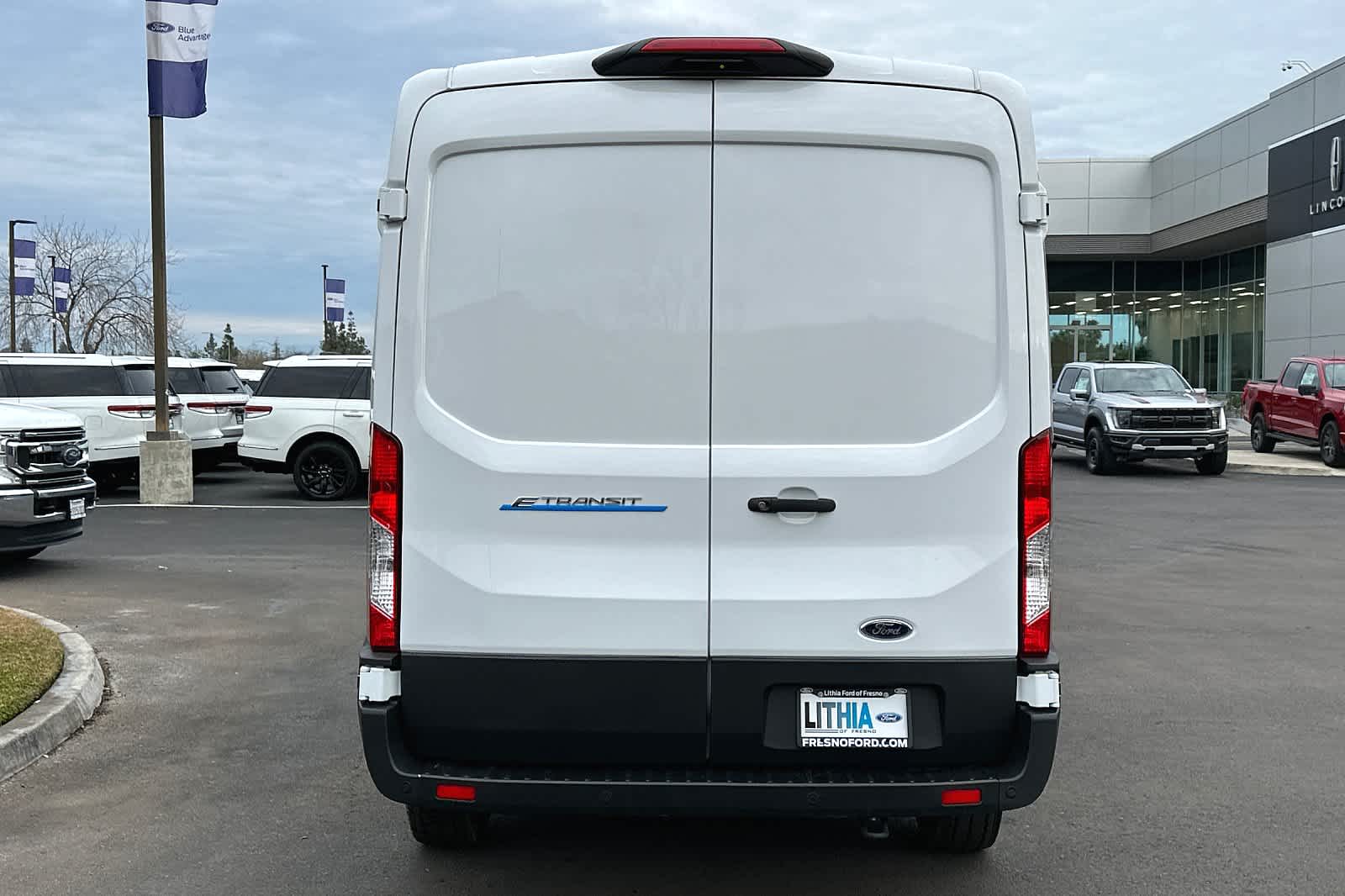 Vehicle image 11 of 27