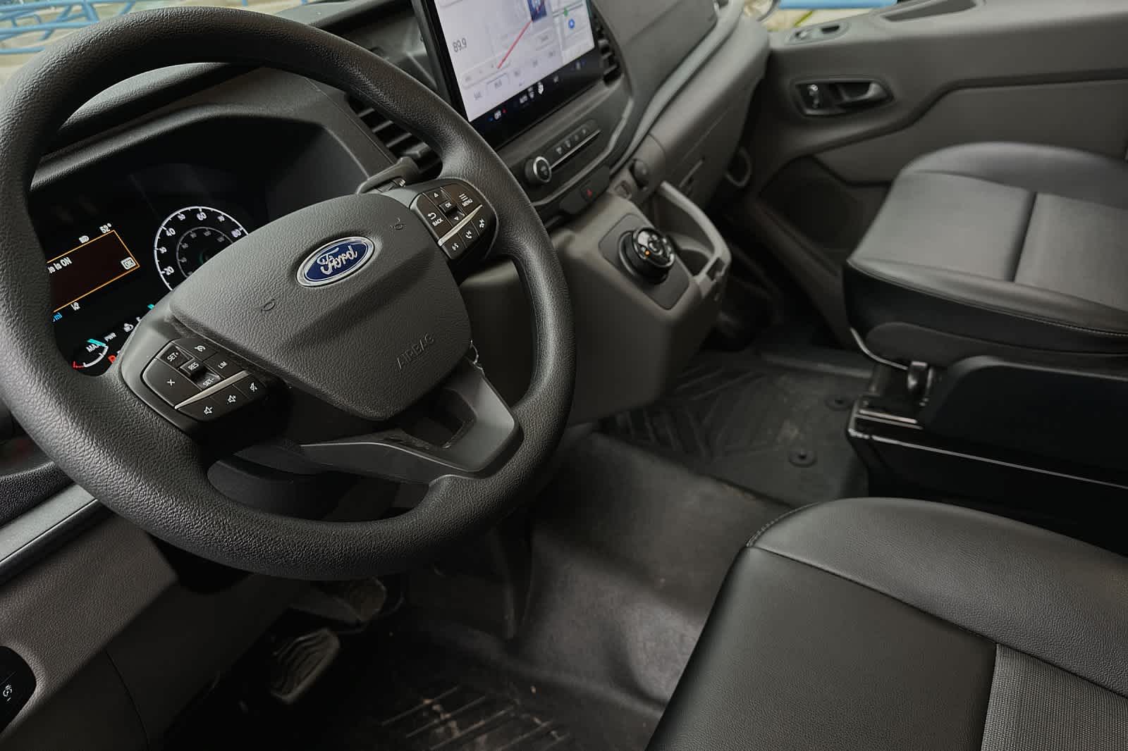 Vehicle image 12 of 27