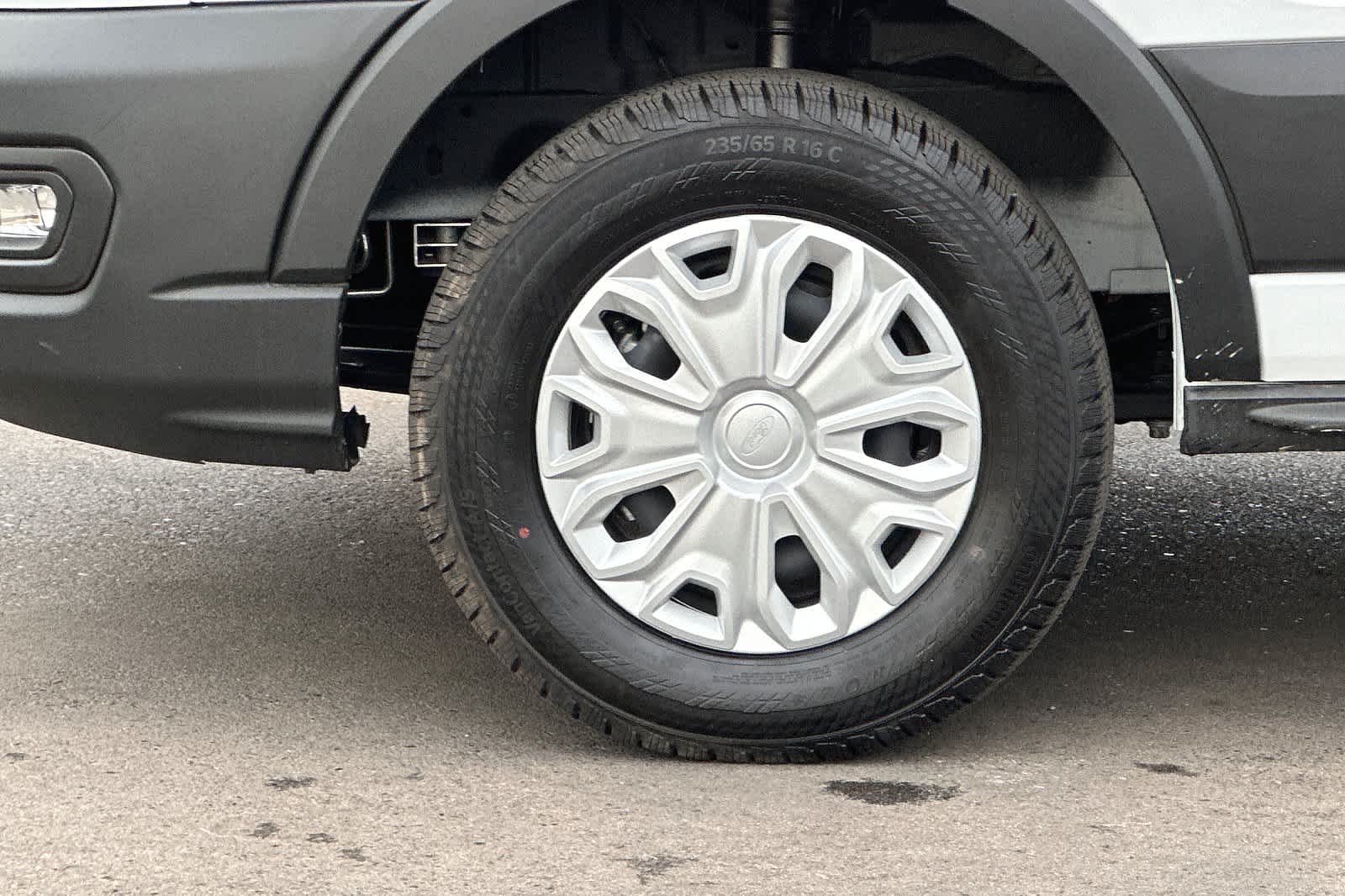Vehicle image 25 of 27