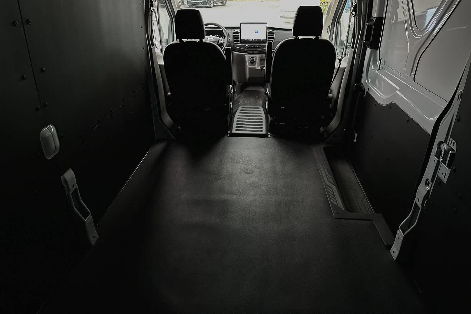 Vehicle image 15 of 27