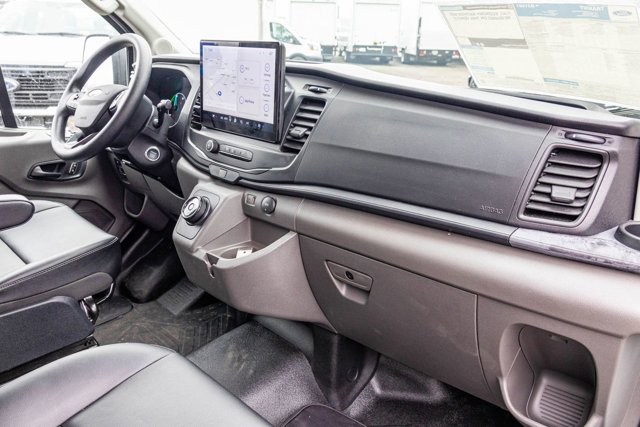 Vehicle image 26 of 30