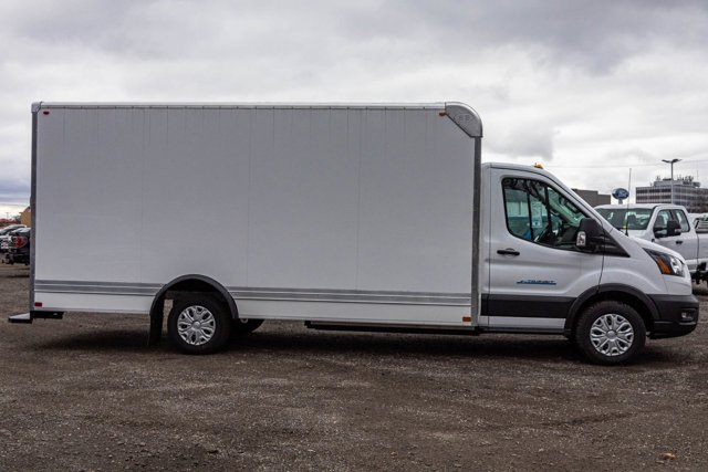 Vehicle image 4 of 30