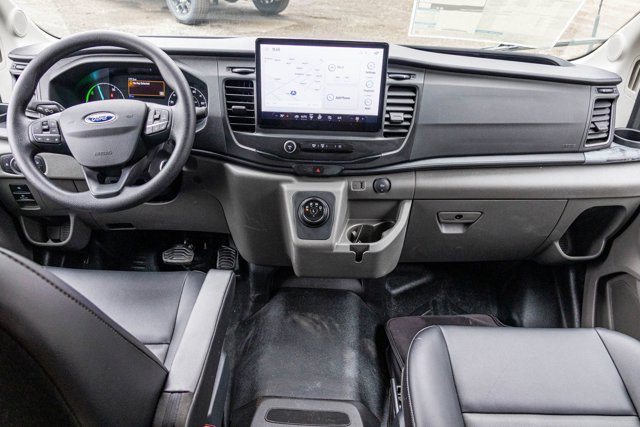 Vehicle image 9 of 30