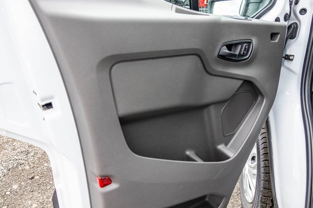 Vehicle image 13 of 30