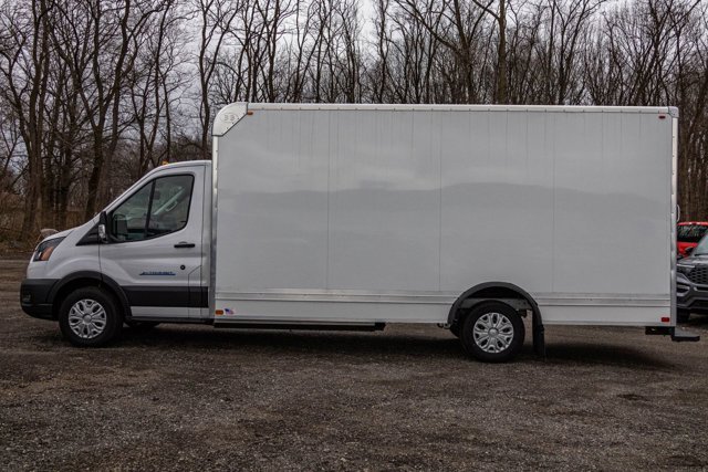 Vehicle image 8 of 30