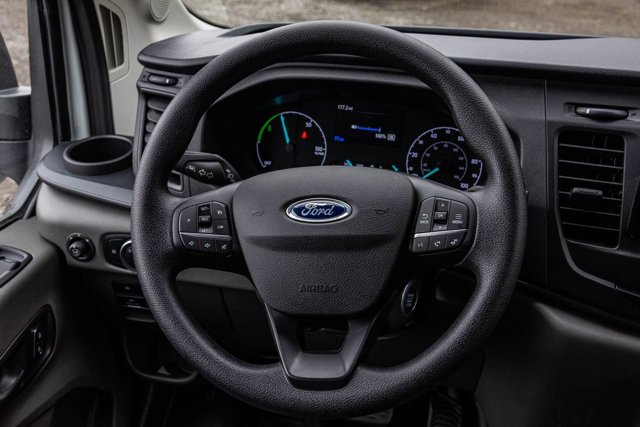 Vehicle image 22 of 30