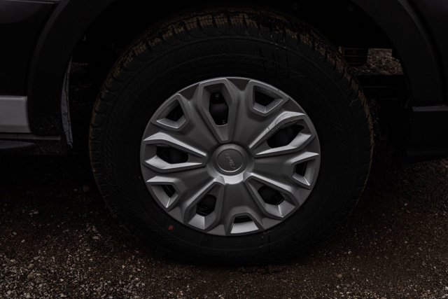 Vehicle image 29 of 30