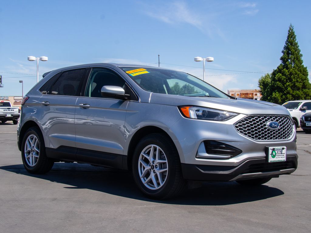 2023 Ford Edge SEL Image 3 of 24