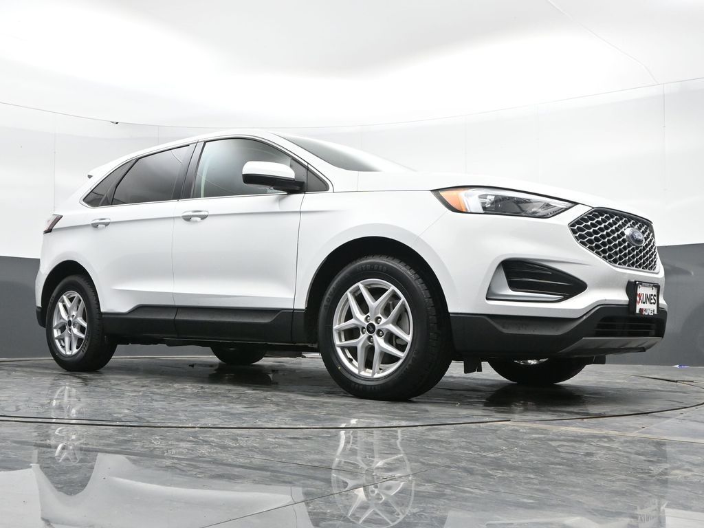 Vehicle image 21 of 53