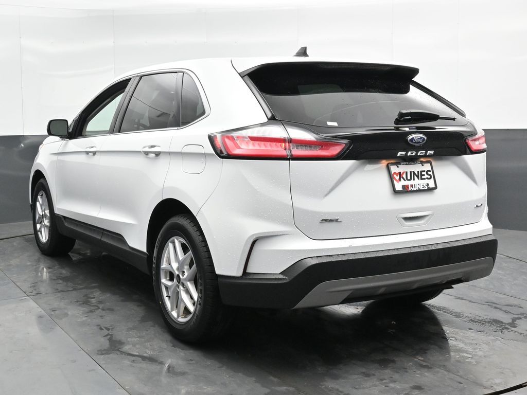 Vehicle image 13 of 53