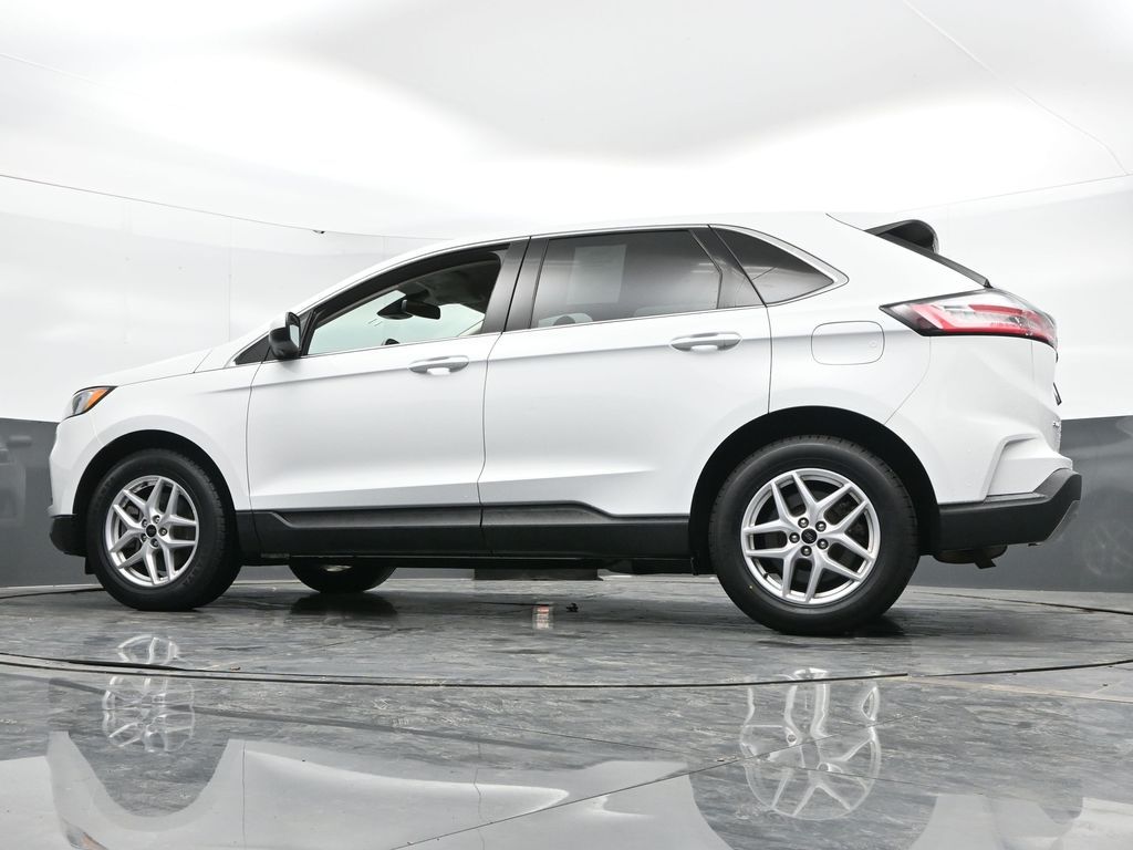 Vehicle image 23 of 53