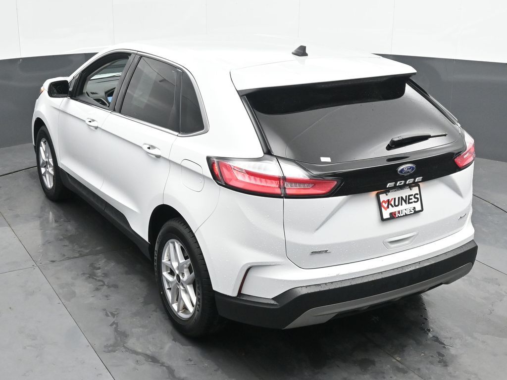 Vehicle image 18 of 53