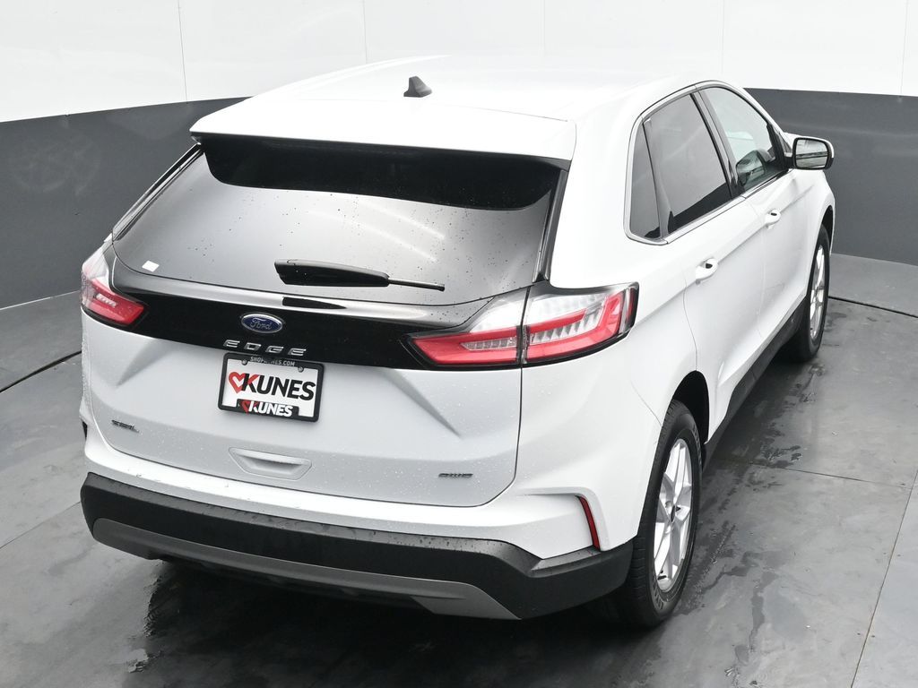 Vehicle image 14 of 53