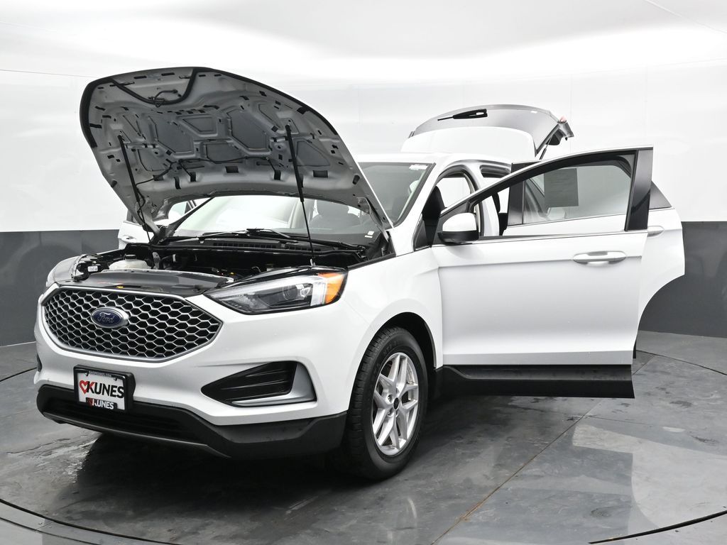 Vehicle image 25 of 53
