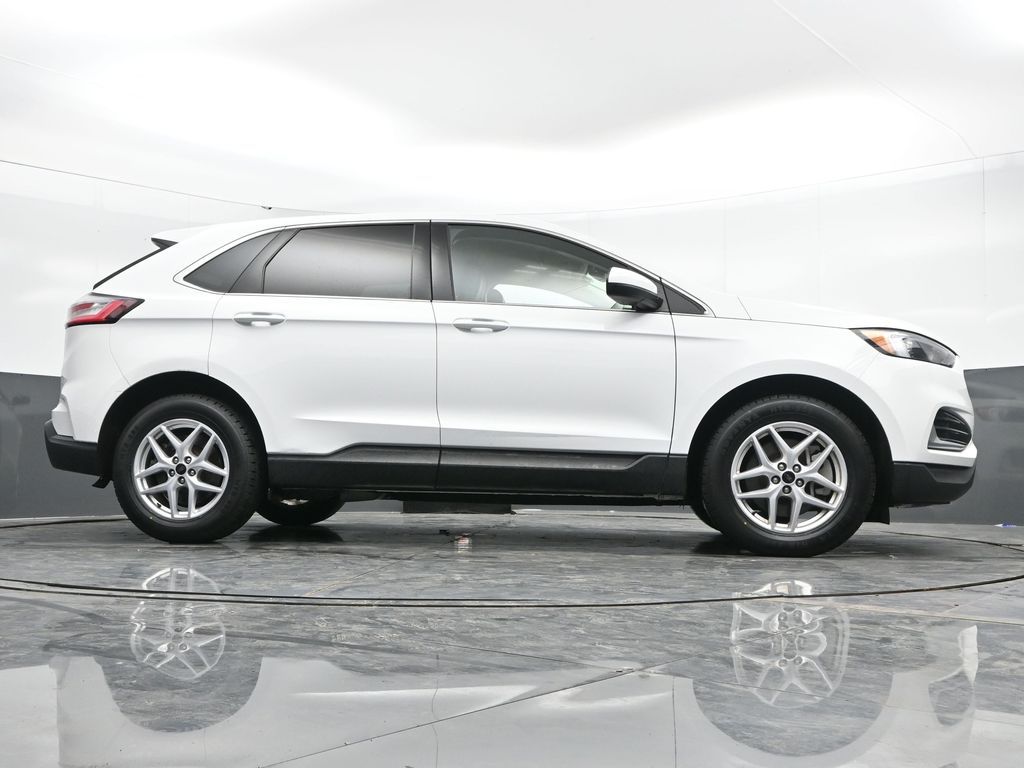 Vehicle image 5 of 53