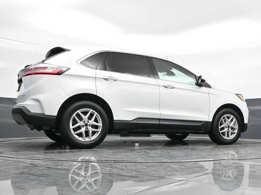 Vehicle image 20 of 53