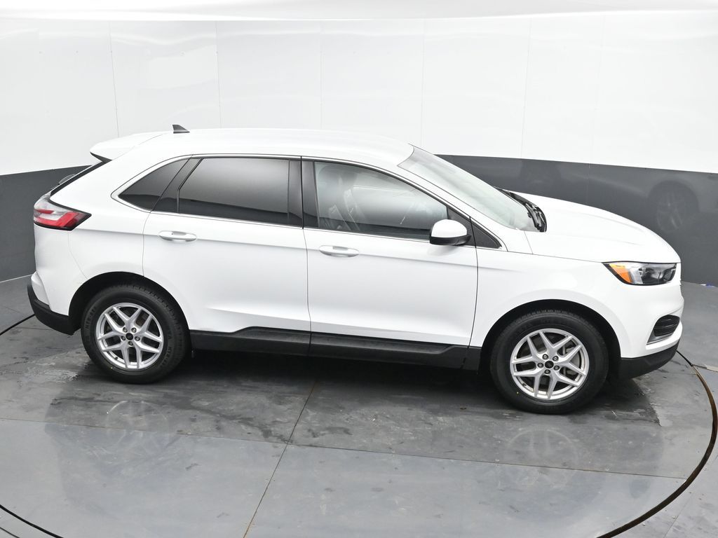 Vehicle image 16 of 53