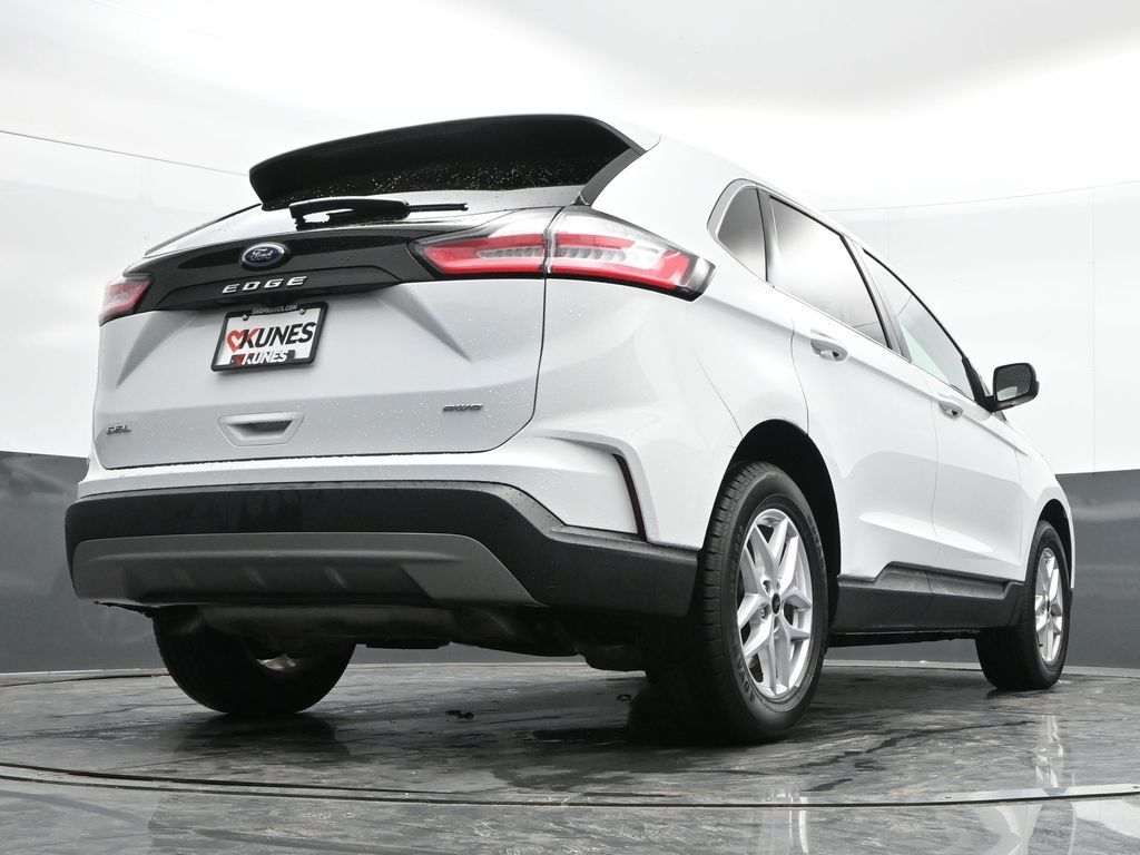 Vehicle image 19 of 53
