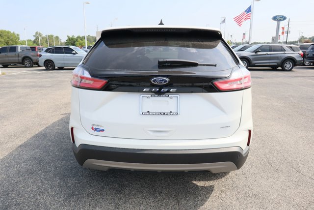 Vehicle image 6 of 33